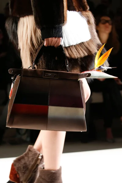 Look 74